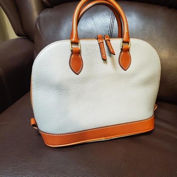 Handbag - Picture 2 of 4